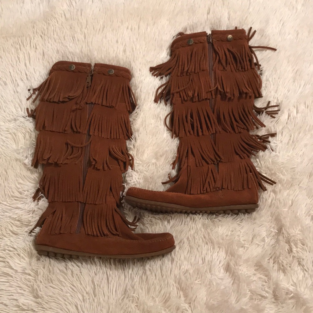 Minnetonka 5 layer fringe boots